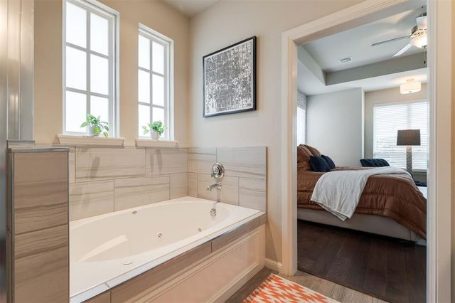 3224 Farmers Market Way, Edmond, OK 73034