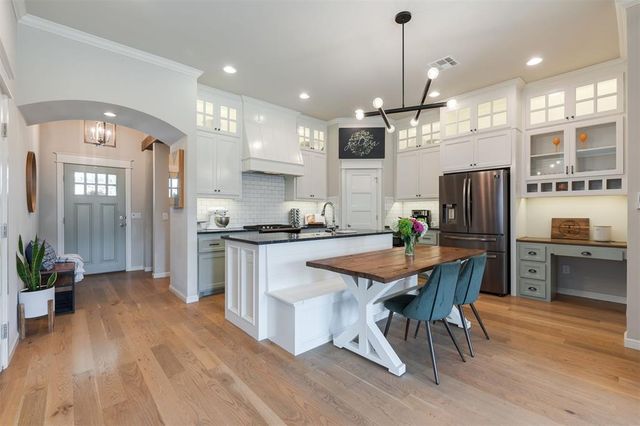 3224 Farmers Market Way, Edmond, OK 73034