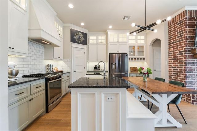 3224 Farmers Market Way, Edmond, OK 73034