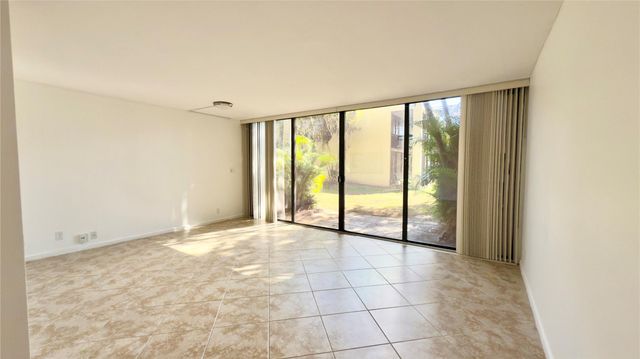 2941 SW 87th Ave 403, Davie, FL 33328