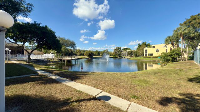 2941 SW 87th Ave 403, Davie, FL 33328