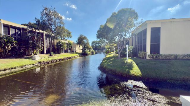 2941 SW 87th Ave 403, Davie, FL 33328