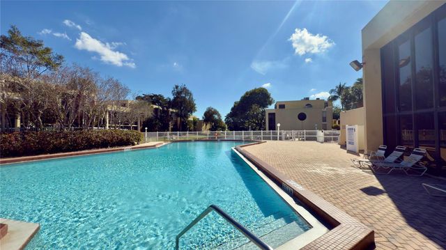 2941 SW 87th Ave 403, Davie, FL 33328
