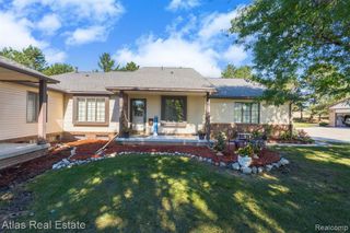 5007 Sandalwood Drive, Grand Blanc, MI 48439