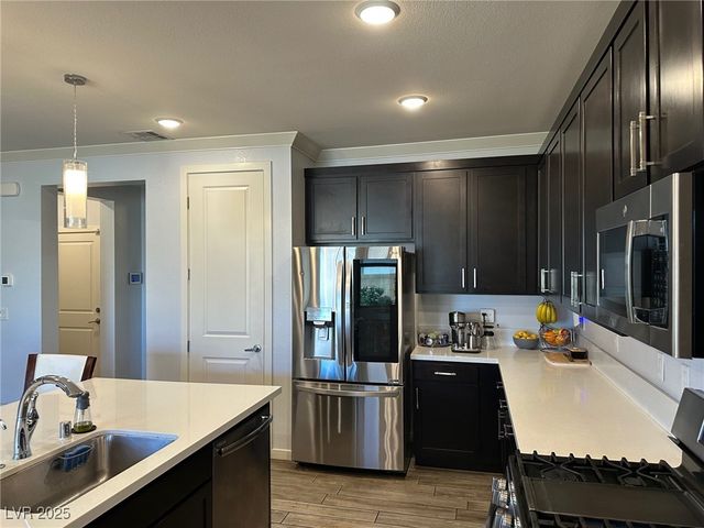 8330 Carabiner Court, Las Vegas, NV 89166