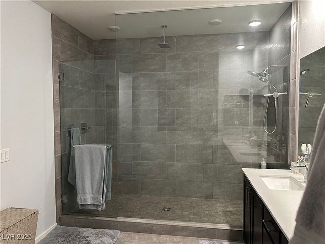 8330 Carabiner Court, Las Vegas, NV 89166