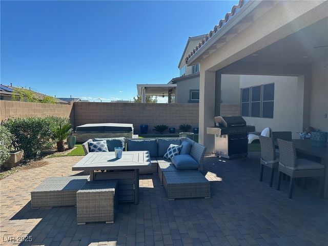 8330 Carabiner Court, Las Vegas, NV 89166