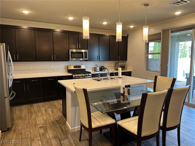 8330 Carabiner Court, Las Vegas, NV 89166