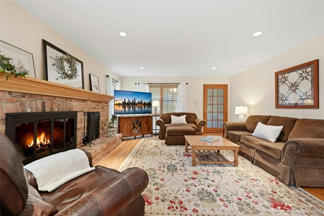 49 Washington Street, Sayville, NY 11782