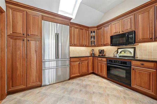 49 Washington Street, Sayville, NY 11782