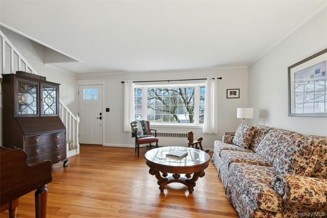 49 Washington Street, Sayville, NY 11782