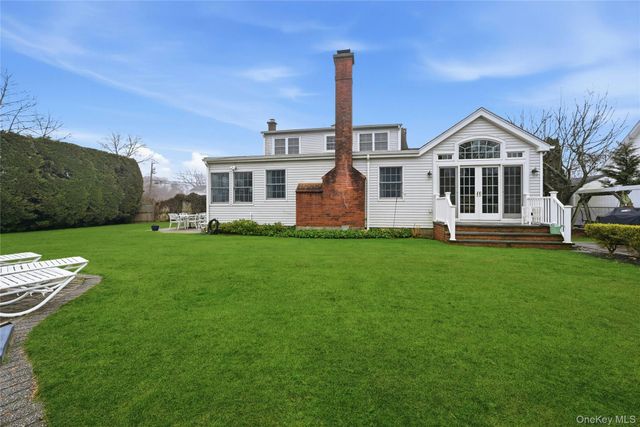 49 Washington Street, Sayville, NY 11782