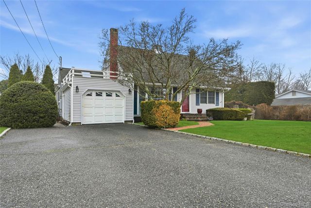 49 Washington Street, Sayville, NY 11782