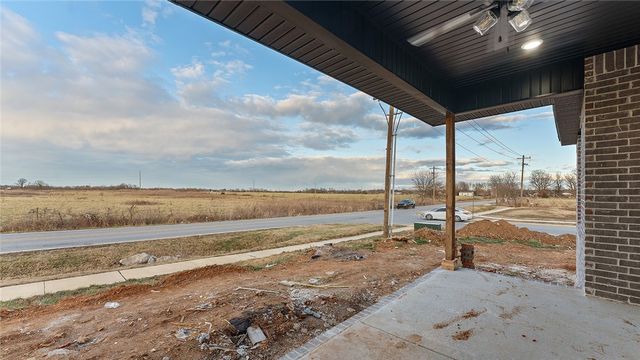 900 Trestle Lane, Centerton, AR 72719