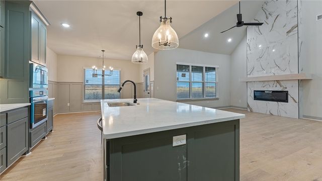 900 Trestle Lane, Centerton, AR 72719