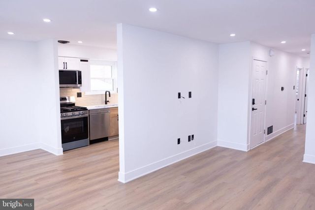 -1969 AMBASSADOR ST, Philadelphia, PA 19115