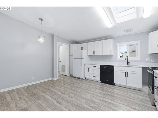 1503 N HAYDEN ISLAND Dr 232, Portland, OR 97217