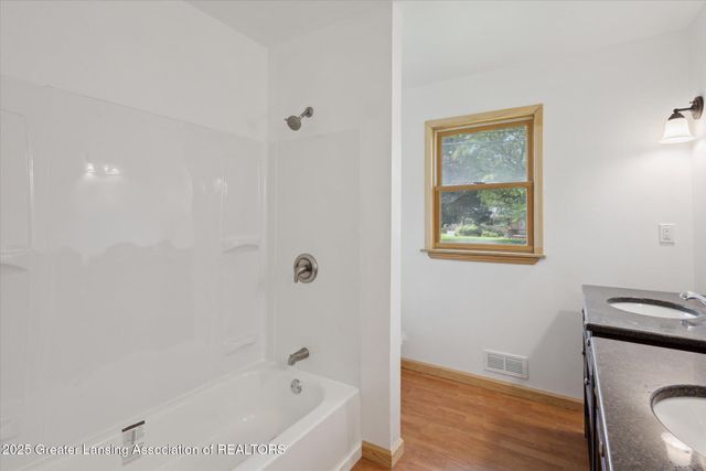 127 S Dibble Avenue, Lansing, MI 48917