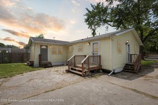 127 S Dibble Avenue, Lansing, MI 48917