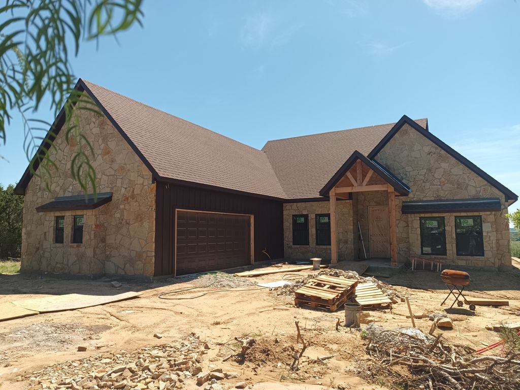 105 Harbour Town Drive, Graford, TX 76449