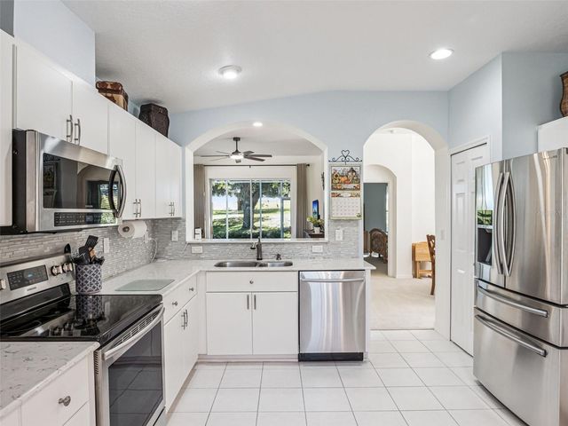 20700 QUEEN ALEXANDRA DRIVE, Leesburg, FL 34748
