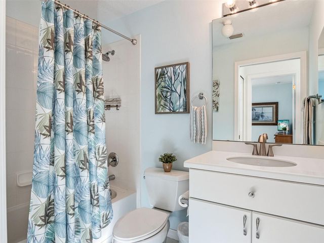 20700 QUEEN ALEXANDRA DRIVE, Leesburg, FL 34748