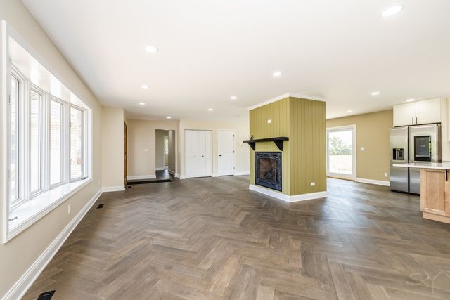 704 N Rose Farm Road, Woodstock, IL 60098