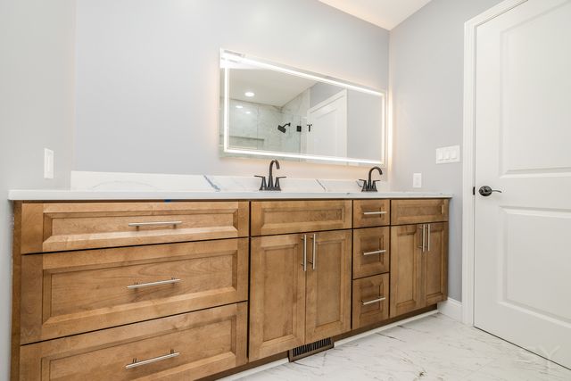 704 N Rose Farm Road, Woodstock, IL 60098