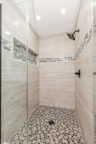 704 N Rose Farm Road, Woodstock, IL 60098