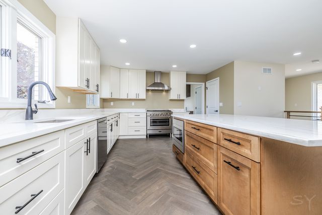 704 N Rose Farm Road, Woodstock, IL 60098