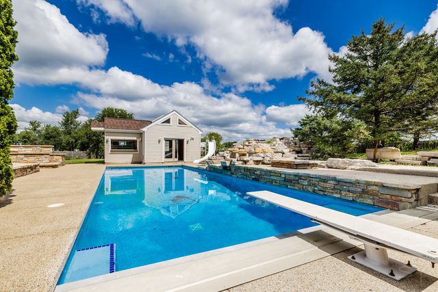 704 N Rose Farm Road, Woodstock, IL 60098