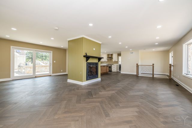 704 N Rose Farm Road, Woodstock, IL 60098