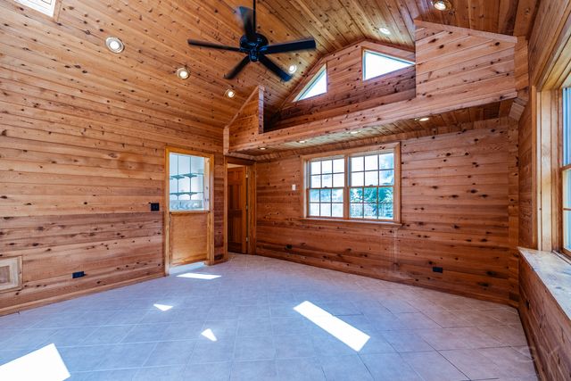 704 N Rose Farm Road, Woodstock, IL 60098