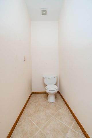 704 N Rose Farm Road, Woodstock, IL 60098