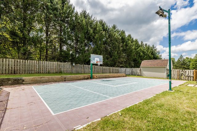 704 N Rose Farm Road, Woodstock, IL 60098