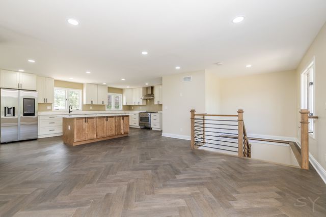 704 N Rose Farm Road, Woodstock, IL 60098