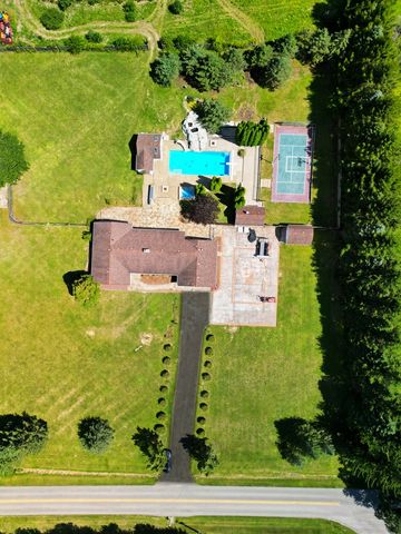 704 N Rose Farm Road, Woodstock, IL 60098