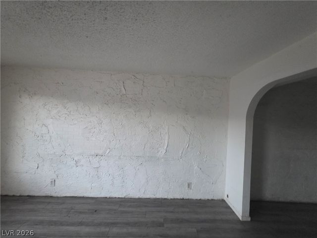 595 South Royal Crest Circle 18, Las Vegas, NV 89169