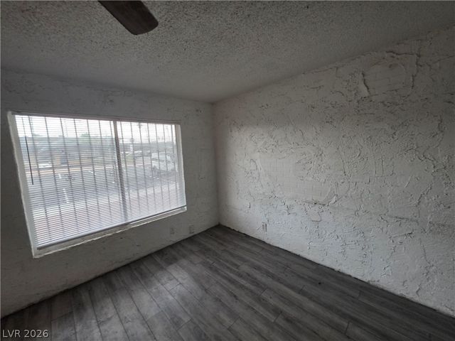 595 South Royal Crest Circle 18, Las Vegas, NV 89169