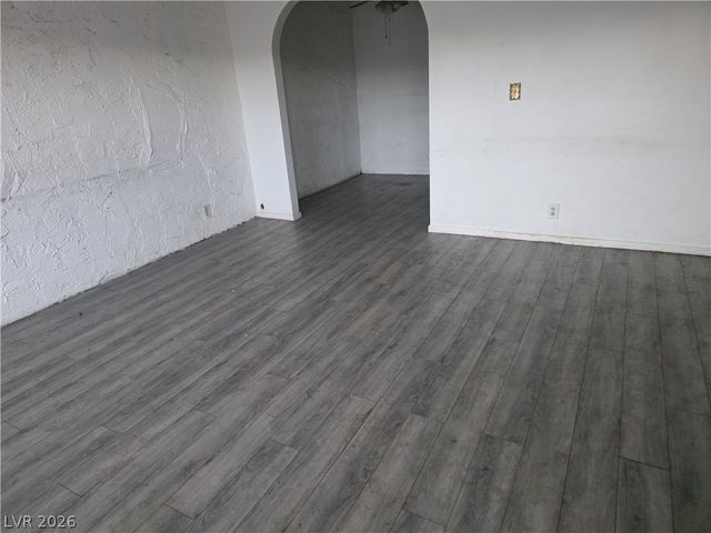 595 South Royal Crest Circle 18, Las Vegas, NV 89169