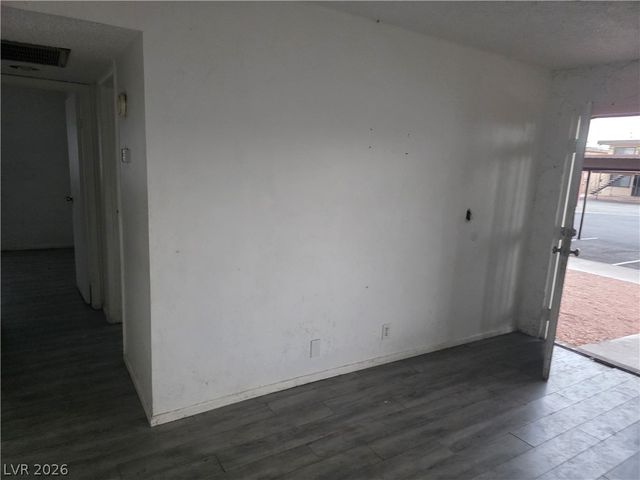 595 South Royal Crest Circle 18, Las Vegas, NV 89169