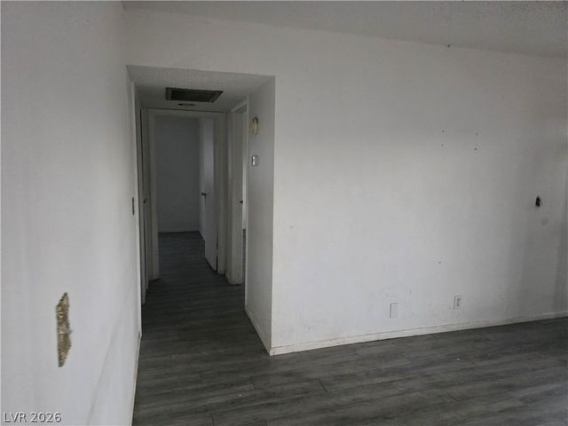 595 South Royal Crest Circle 18, Las Vegas, NV 89169