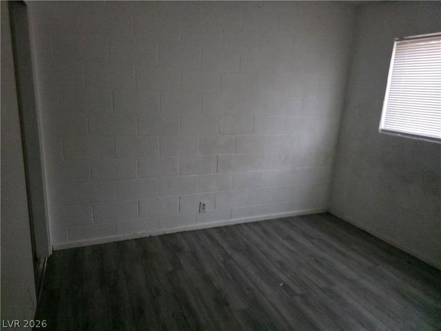 595 South Royal Crest Circle 18, Las Vegas, NV 89169