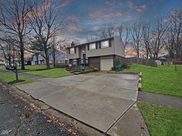 7620 Snowflake Drive, Indianapolis, IN 46227