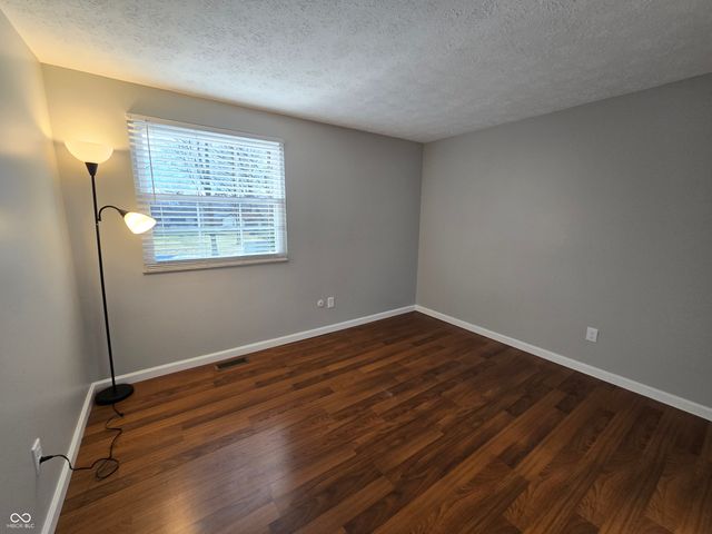 7620 Snowflake Drive, Indianapolis, IN 46227