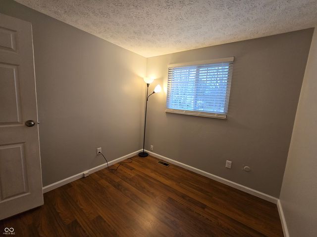 7620 Snowflake Drive, Indianapolis, IN 46227