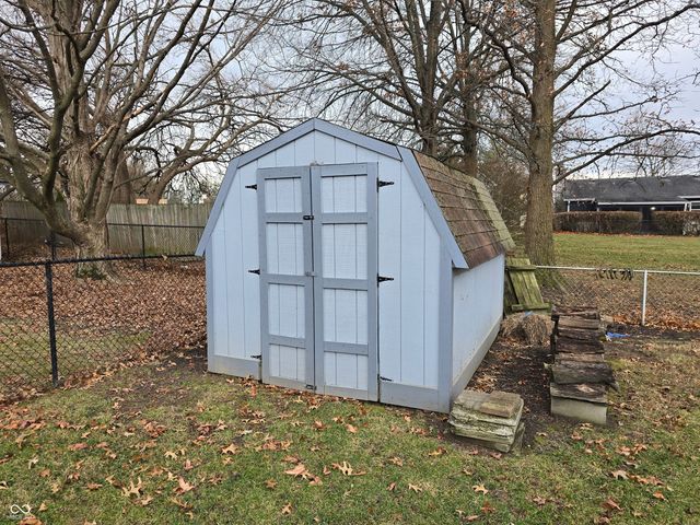 7620 Snowflake Drive, Indianapolis, IN 46227