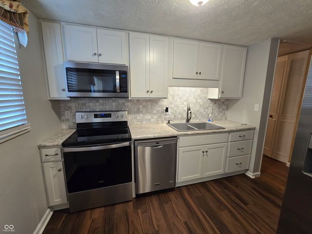 7620 Snowflake Drive, Indianapolis, IN 46227