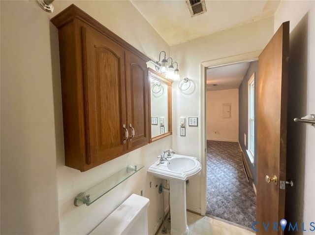 6341 Sledds Lake Rd, Mechanicsville, VA 23111