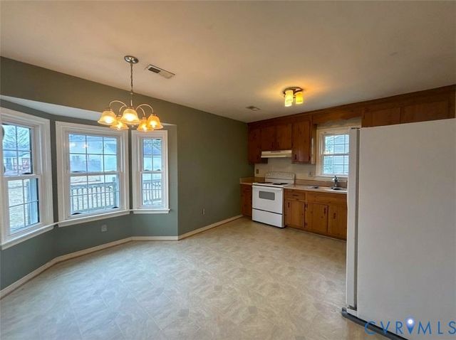 6341 Sledds Lake Rd, Mechanicsville, VA 23111